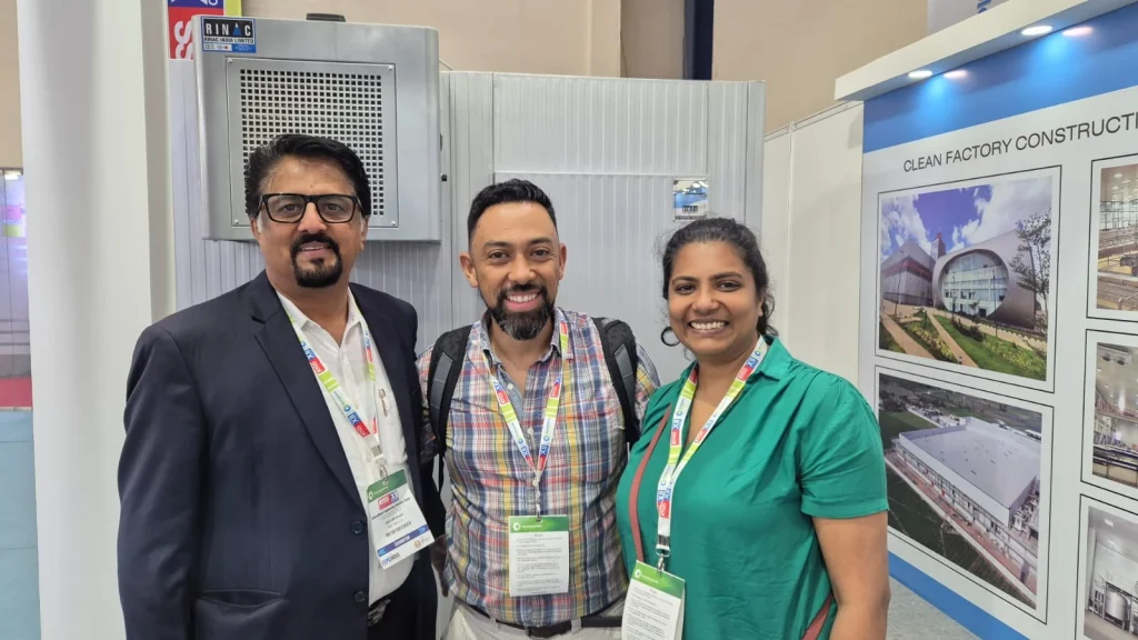 Reunión con un expositor indio en la IESS XII, Chennai