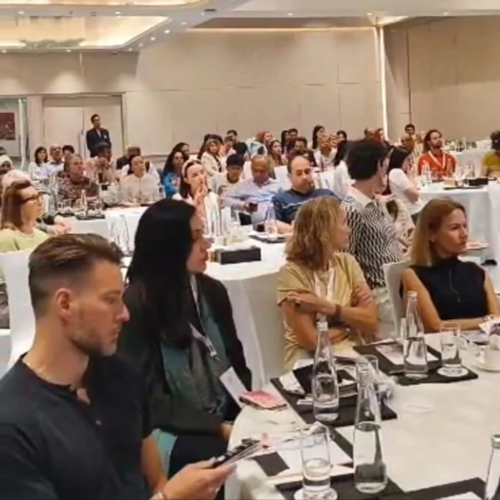 Sesión para compradores internacionales en la IGJS Jaipur 2025