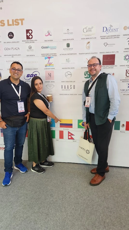 La bandera de Colombia en el muro de países compradores de la IGJS 2026