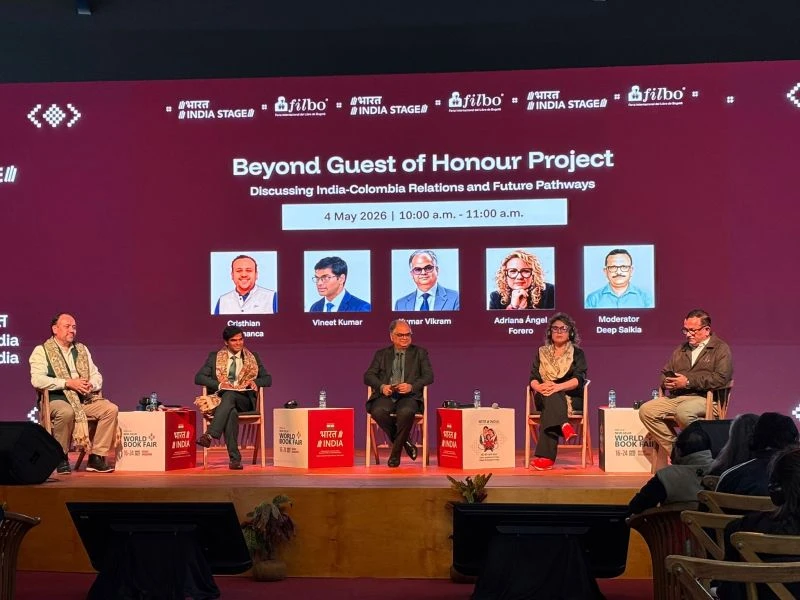 Panel de cierre Beyond Guest of Honour Project en el Bharat India Stage de la FILBo 2026, con Cristhian Salamanca
