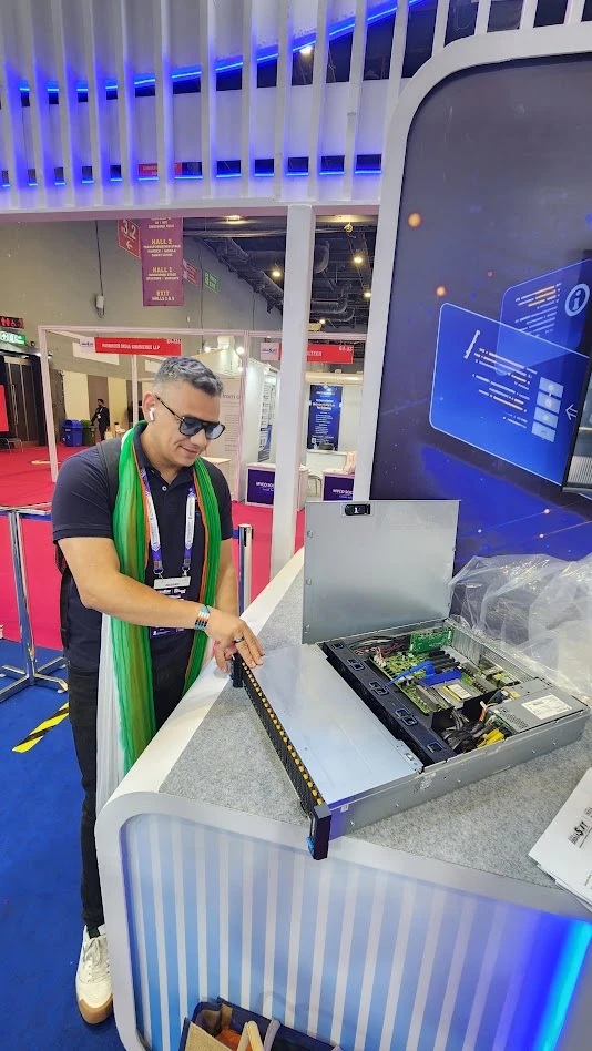 Hardware y servidores en exhibición – Indiasoft 2026, Nueva Delhi